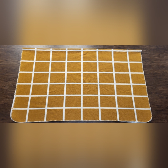 Docofil Mustard Yellow and White Grid Pattern Throw Blanket - Picture 1 of 10